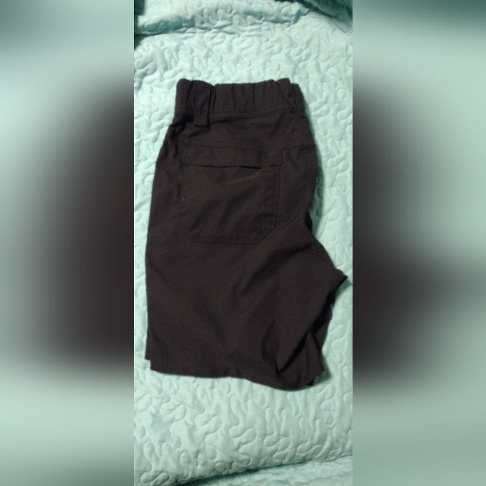 Duluth Trading Co Shorts